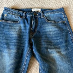 Men’s jeans navy blue white washed in the knees size 32